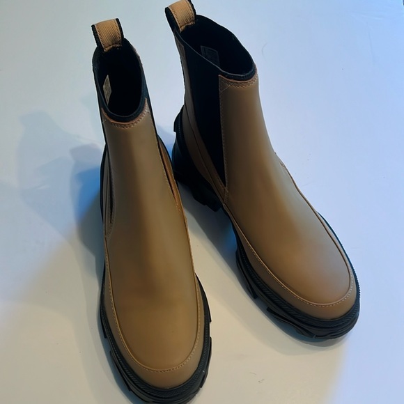 Sorel Brex waterproof Chelsea boot in tawny buff-w/black elastic & lug sole-NWT - Picture 8 of 16